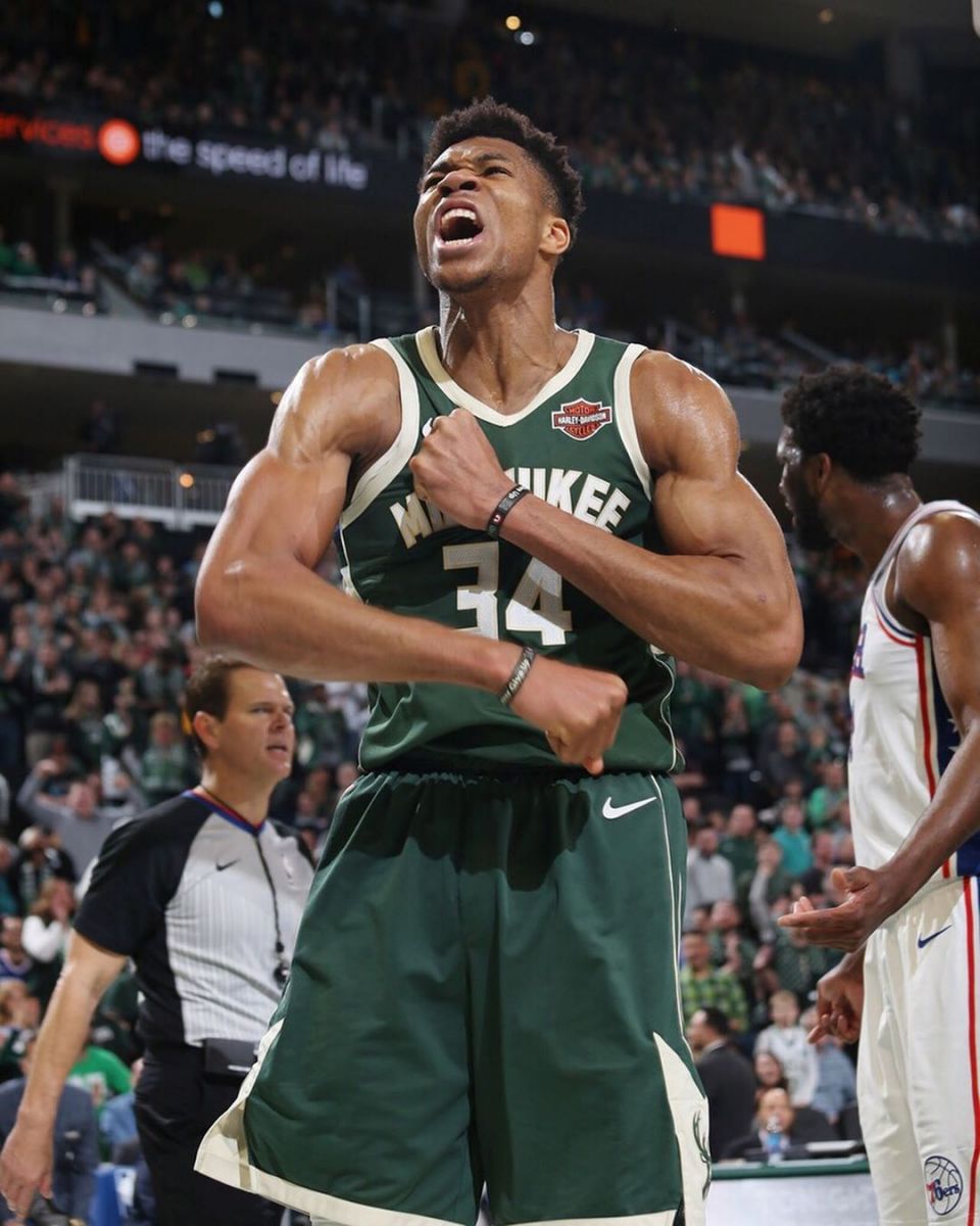 NBA球星颜值变化对比_NBA球星年轻时照片_nba球星谁最帅