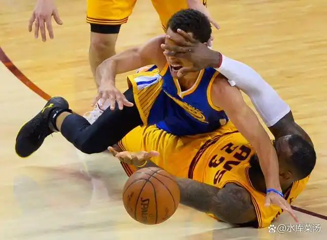 FIBA篮球规则6犯离场_篮球比赛5犯离场规则_cba几次犯规离场