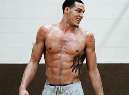 NBA有腹肌的球星很多，但真正拥有“搓衣板”腹肌 就5人