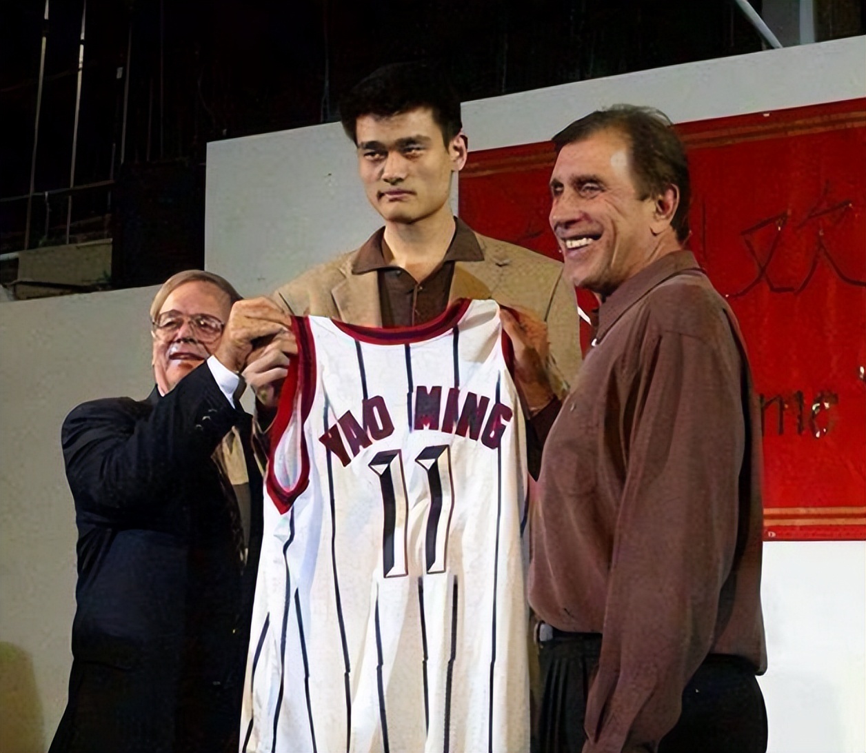 姚明CBA生涯数据_nba姚明选秀_姚明NBA选秀经历