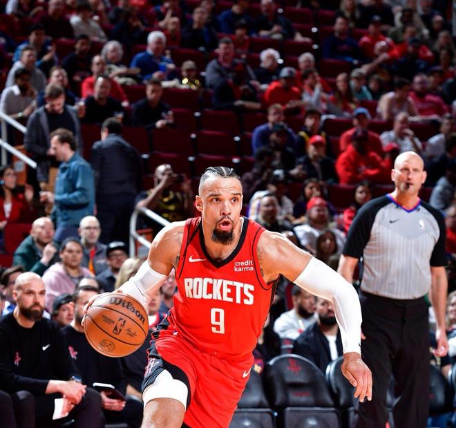 后卫线防守技巧分析_NBA防守控卫_NBA后卫防守悍将