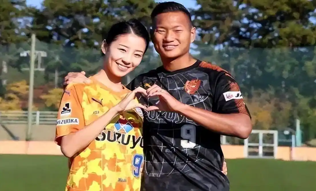 韩国美女主播被虐哭_世界杯韩国哭_韩国哭歌
