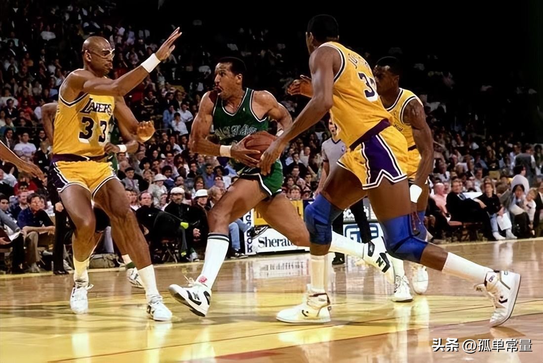 勒布朗·詹姆斯弹跳力分析_nba弹跳最好的球员_篮球垂直弹跳力排名