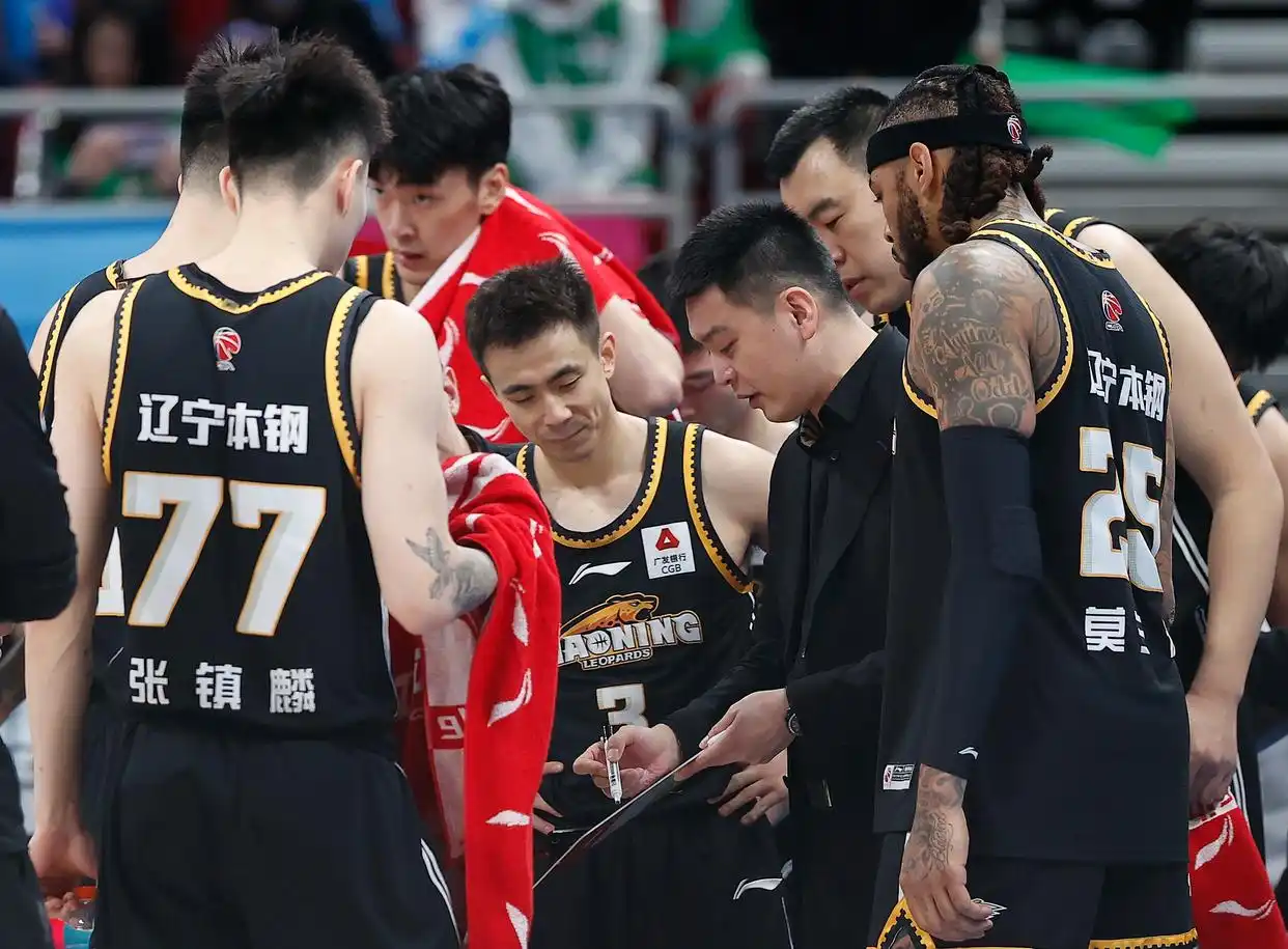 CBA 季后赛第二轮激战辽宁队、广厦队纷纷取胜晋级