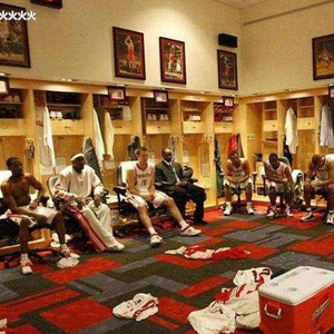 NBA 球员中场休息都干啥为何比赛 2 - 3 节中场休息那么长