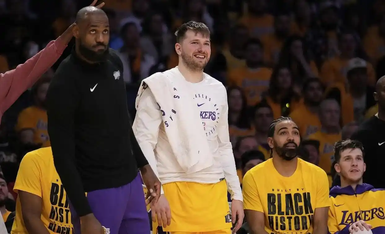 nba明星生活_詹姆斯假期训练_NBA球星假期生活