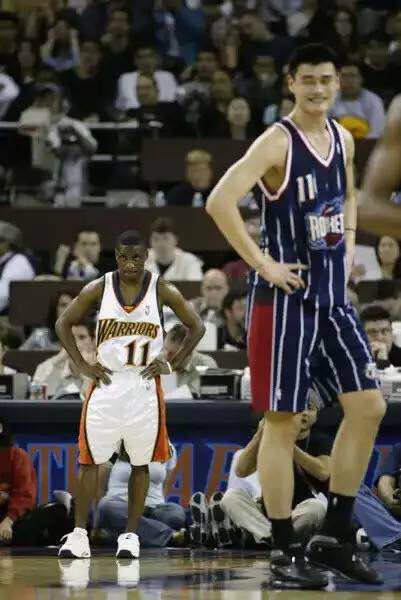 nba矮个子扣篮_NBA矮个球星技术分析_NBA小个子球员影响力