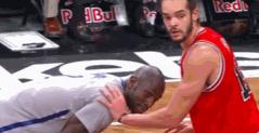 nba谁最搞笑_NBA搞笑瞬间_邓肯大风车搞笑瞬间