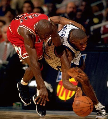 NBA历史上五大抢断高手_nba总抢断_拉里休斯抢断王