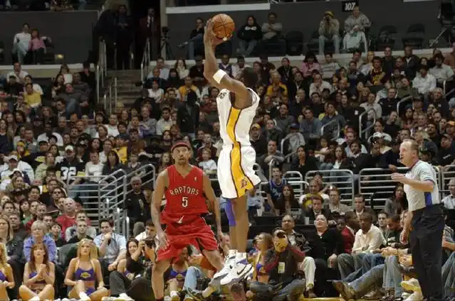 最伟大得分手排名_nba半场得分最低记录_NBA历史得分纪录