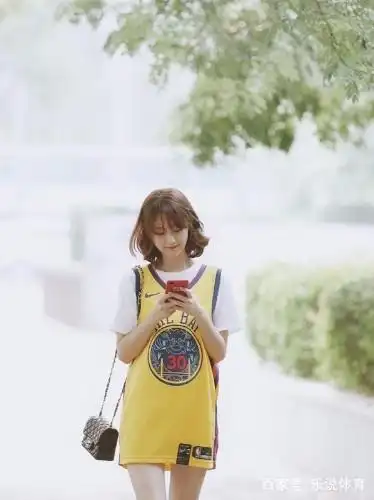 NBA女主持小七_nba女主持小七_清纯外貌性格
