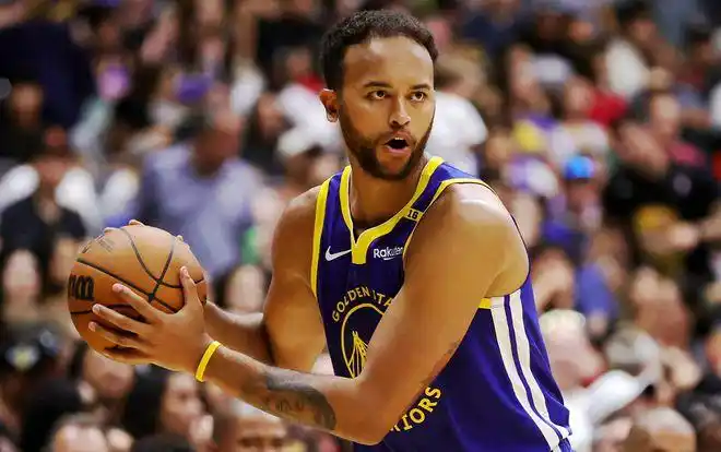 勇士队哈登库里季前赛表现_NBA勇士队险胜快船沃特斯压哨绝杀_nba季前赛勇士快船