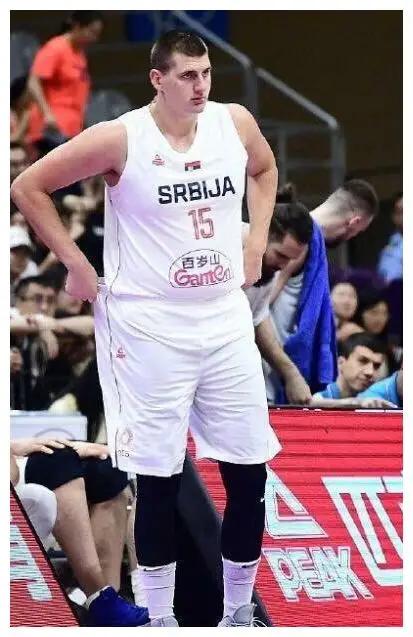 NBA球星的腹肌_约基奇腹肌评价_NBA球员腹肌等级