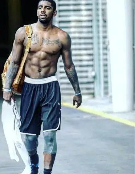 NBA球员腹肌等级_约基奇腹肌评价_NBA球星的腹肌