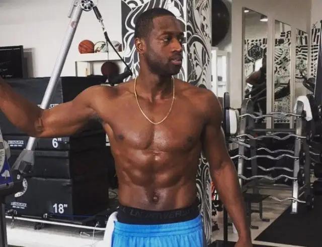 NBA球员腹肌等级_NBA球星的腹肌_约基奇腹肌评价