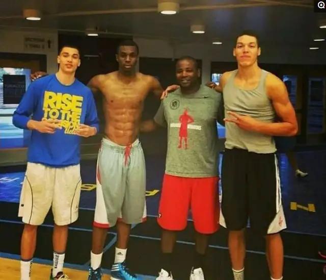 约基奇腹肌评价_NBA球员腹肌等级_NBA球星的腹肌