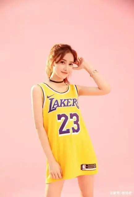 腾讯体育美娜_nba女主持小七_NBA女主播小七