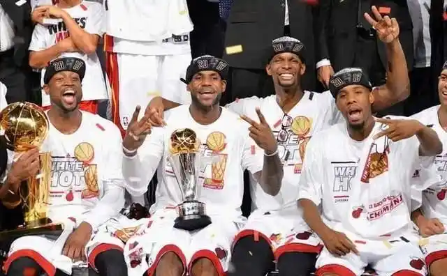 热火三巨头 首个赛季 坠落_nba热火三巨头