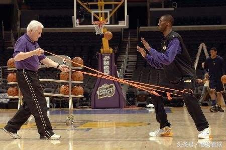 nba球员和cba球员_CBA球员训练对比_NBA球员训练方法