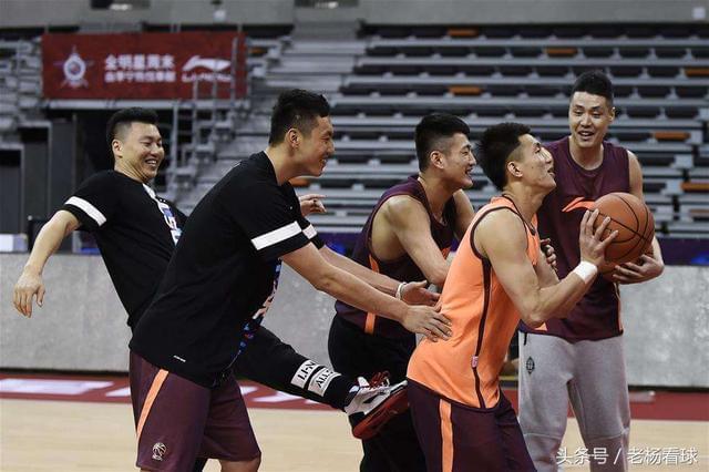 CBA球员训练对比_NBA球员训练方法_nba球员和cba球员