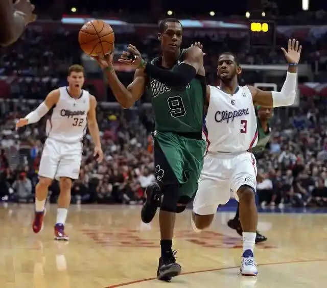光阴斗转NBA 70年聊聊迫使联盟改规则的7大球星