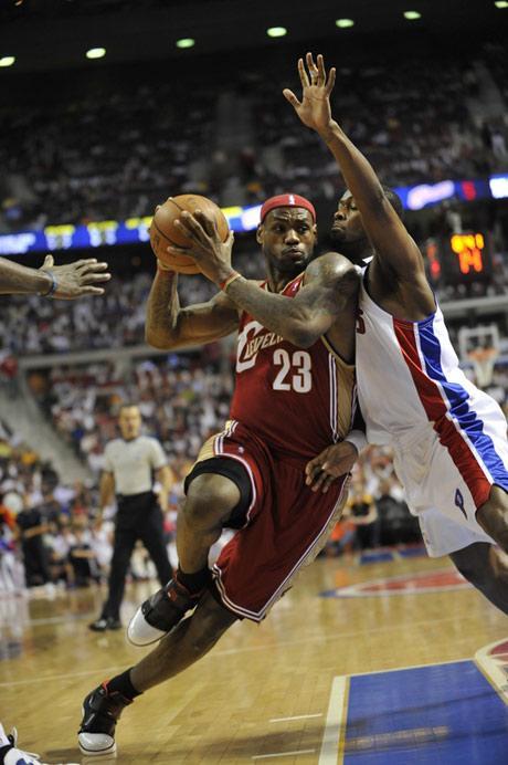 NBA历史速度最快的5人阵容，詹姆斯上榜，中锋堪称无解
