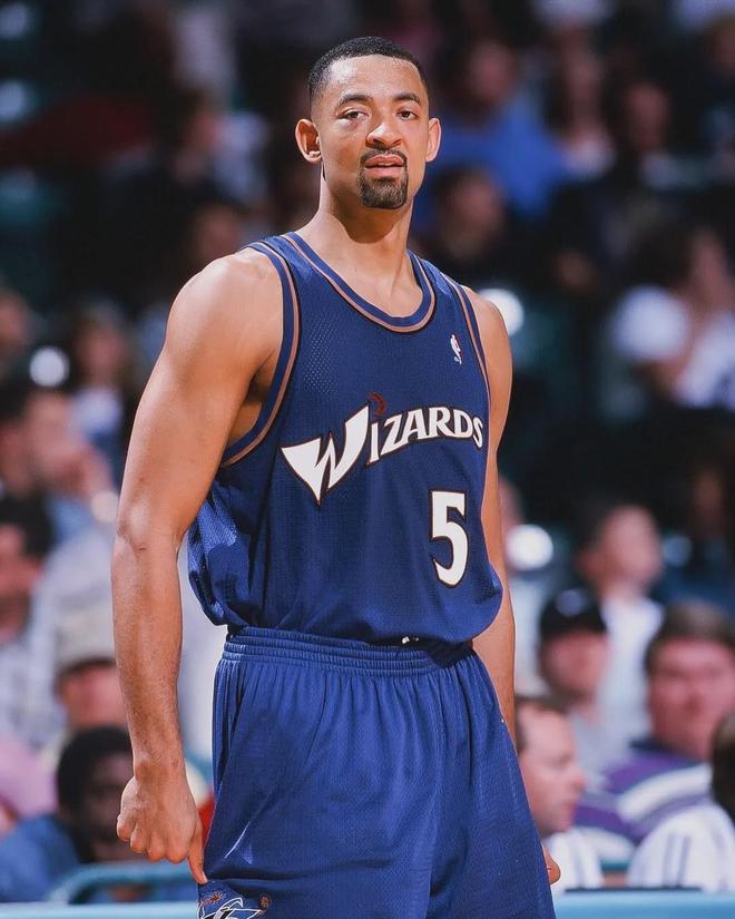 NBA球员高额续约合同_现役球员收入榜单分析_nba历史收入