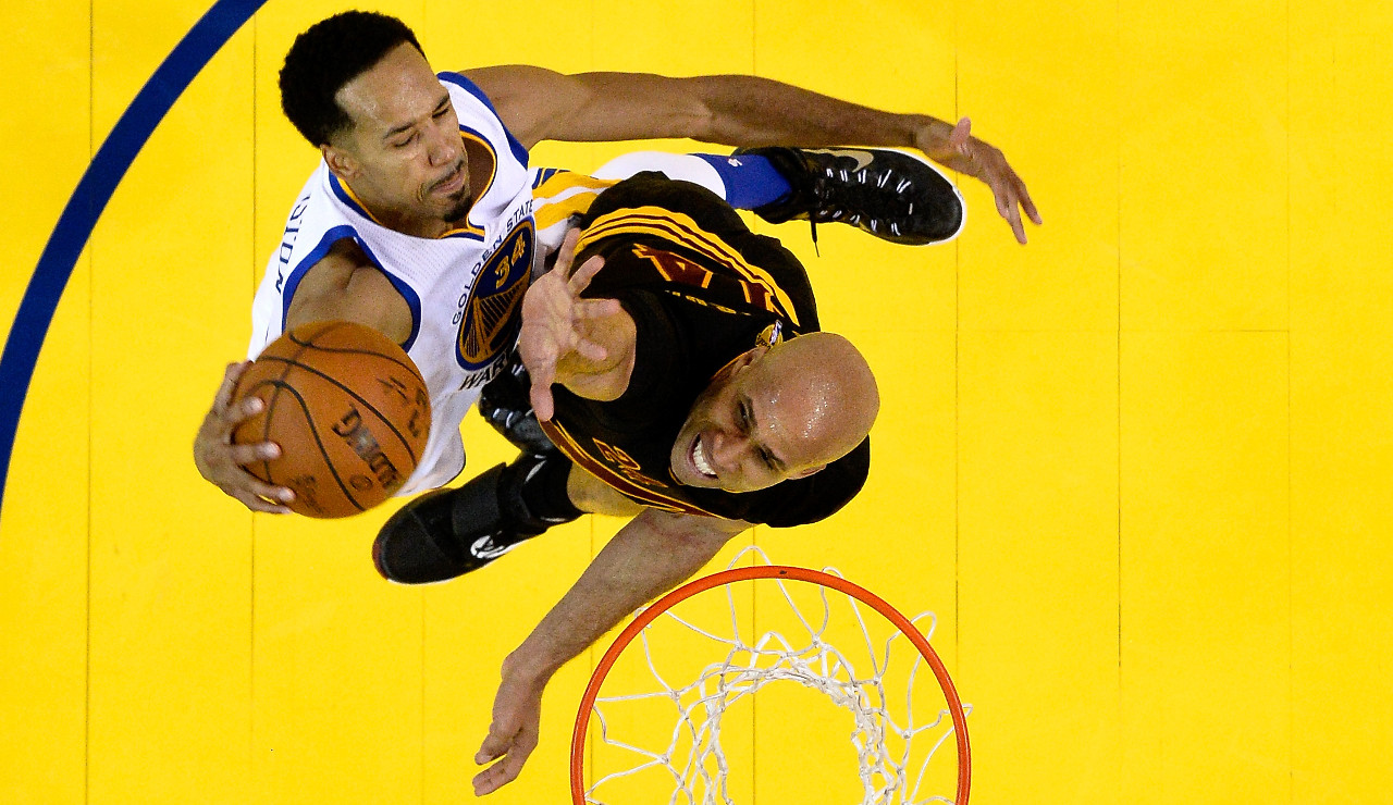 NBA工资帽运作机制_NBA奢侈税解释_nba奢侈税和工资帽