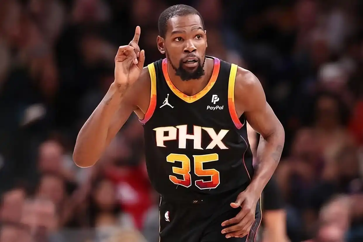 :NBA现役总收入最高球员_NBA球员合同分析_nba年薪最高的是谁