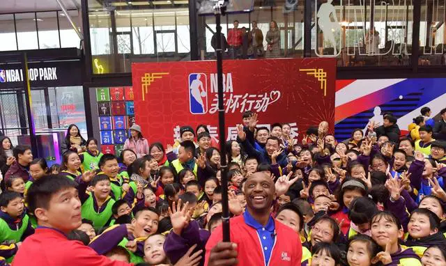 斯蒂芬库里三分球命中数_NBA历史上三分球排名前十球员_nba球员三分排名