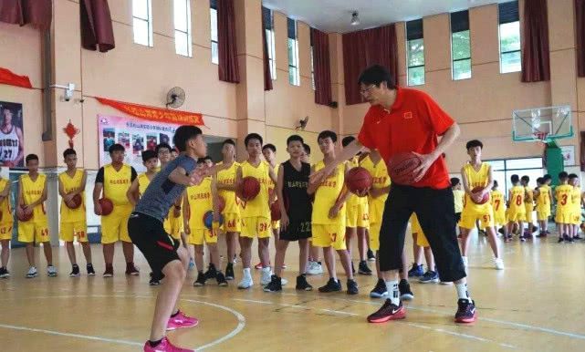 宋涛NBA生涯_首位被NBA选中的中国球员_第一个nba中国球员