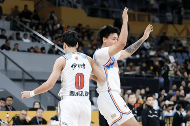 cba辽宁对新疆表_新疆VS辽宁篮球比赛_新疆篮球战况分析