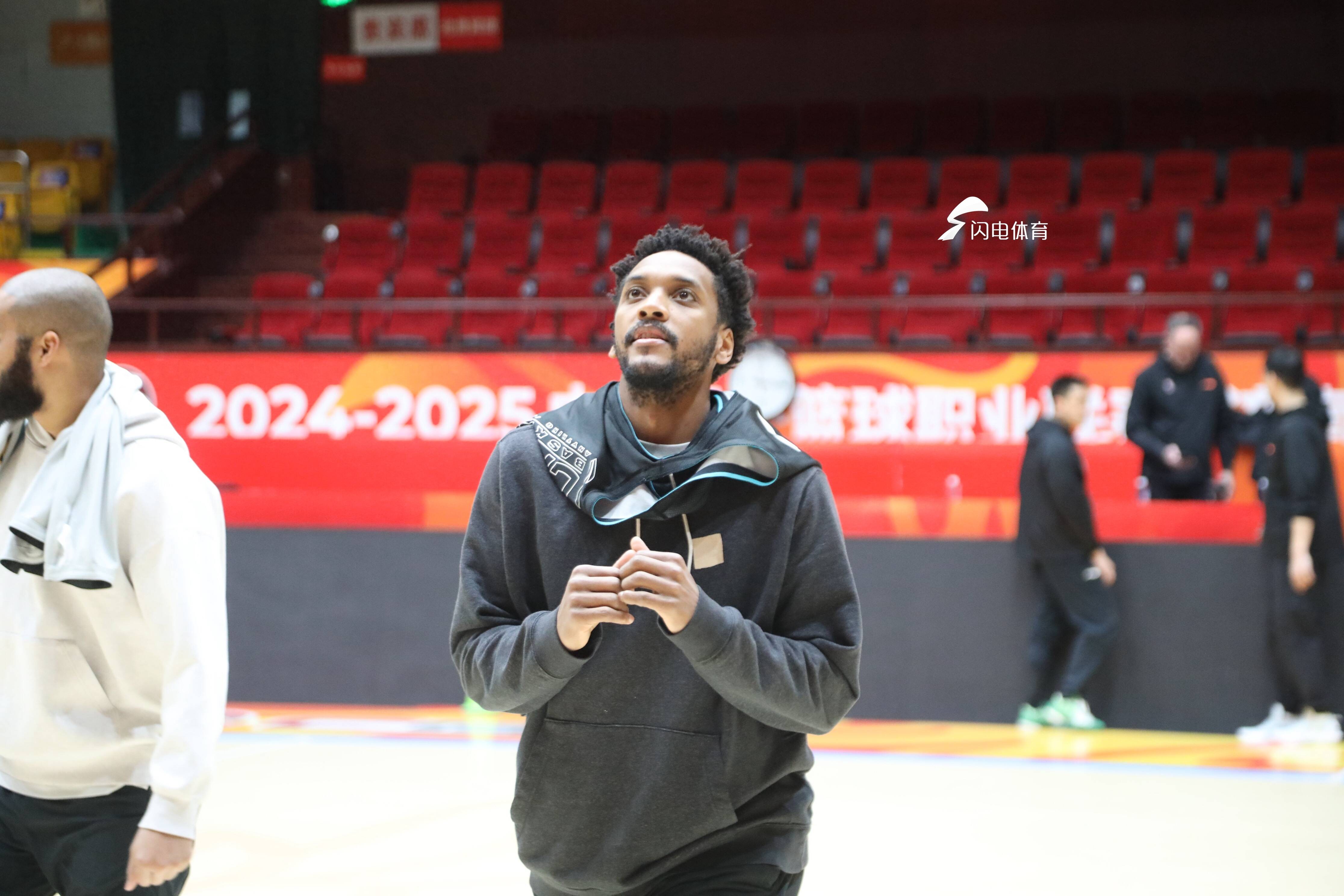 山东高速cba球员_谢智杰陈培东高诗岩_山东高速男篮