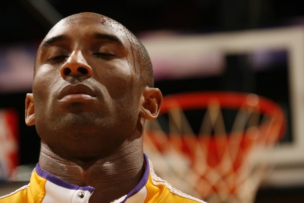科比nba合同_科比两年4850万美元合同_科比湖人续约合同