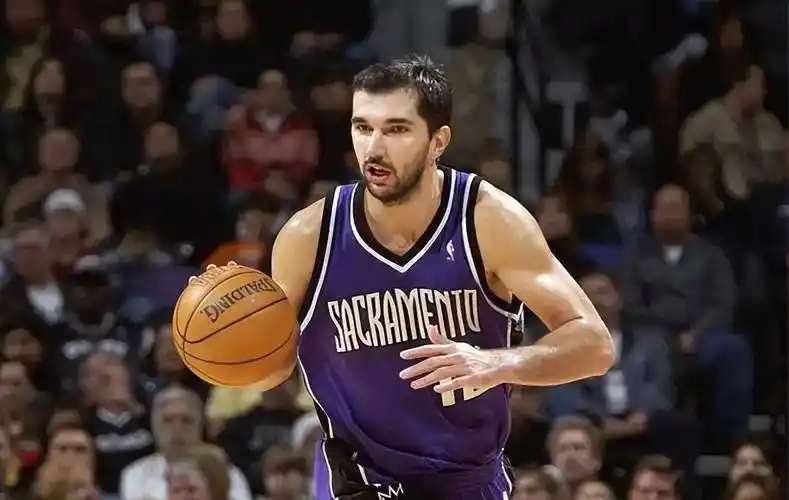 nba球员三分排名_NBA历史上最伟大的10个三分射手_三分球历史排名
