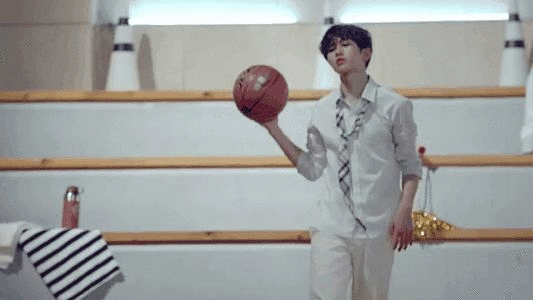 NBA 官宣蔡徐坤成贺岁大使引争议微博粉丝与虎扑直男谁能赢