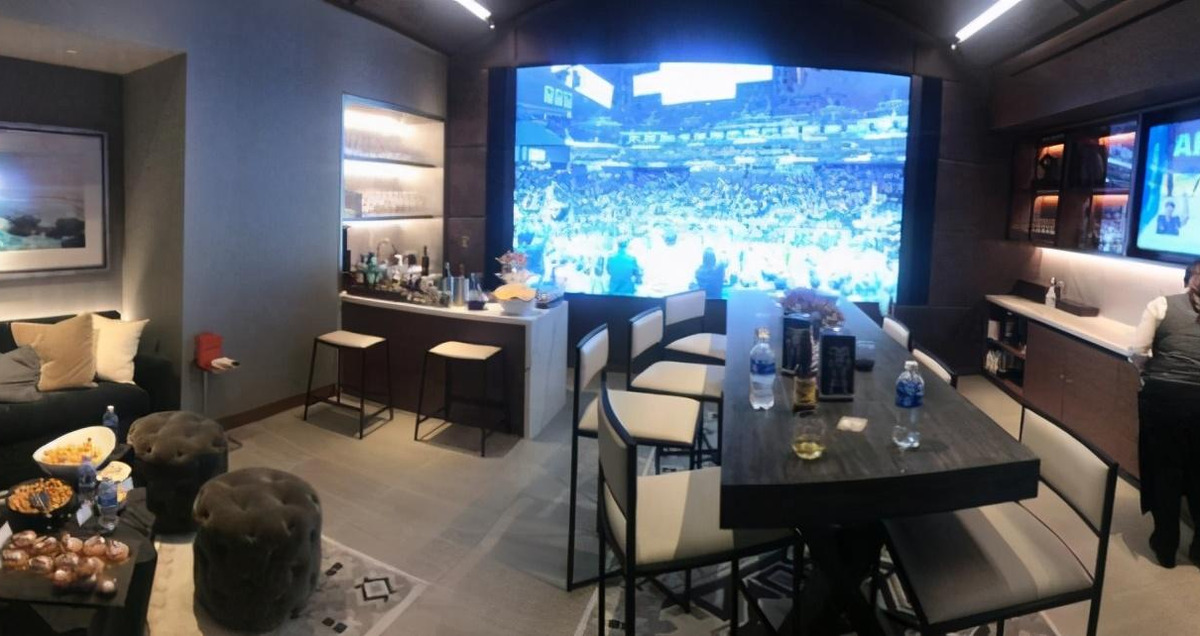NBA场边观众席座位费用_nba座位_NBA球馆包厢门票价格