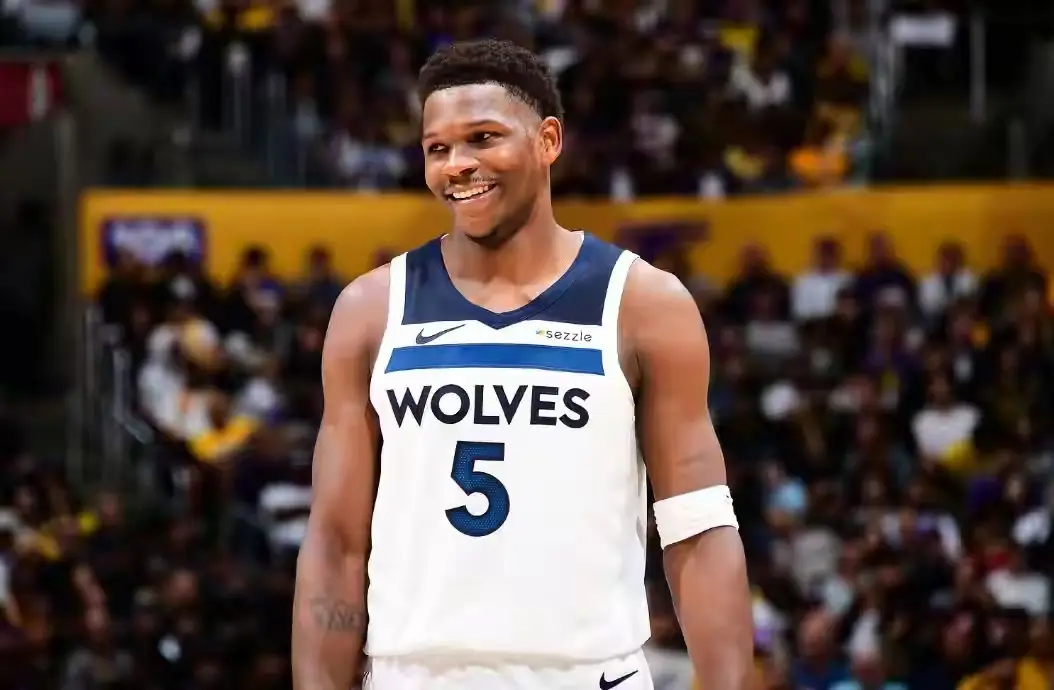 8月7日NBA官方发布西部前十球星排名文班下赛季表现至关重要