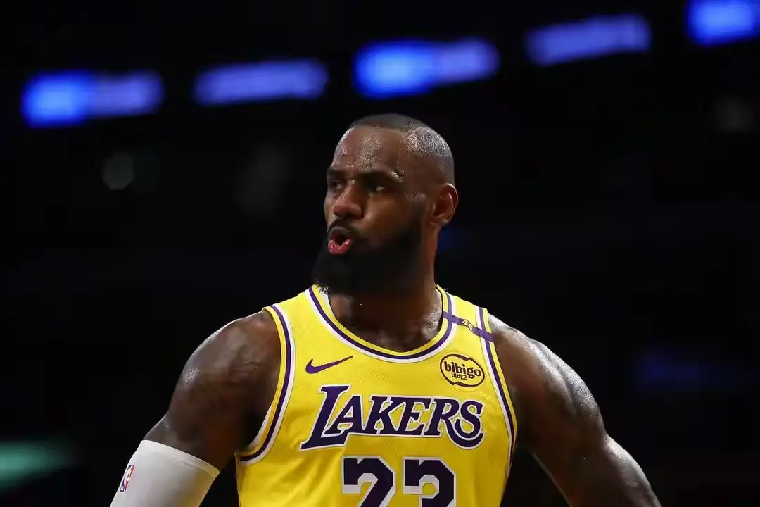 NBA西部前十球员排名_文班NBA排名分析_nba排名球员