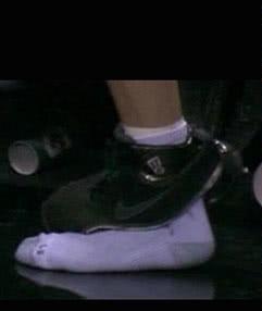 乔丹为什么每场换鞋_NBA球员多久换一次球鞋_nba球员穿的球鞋