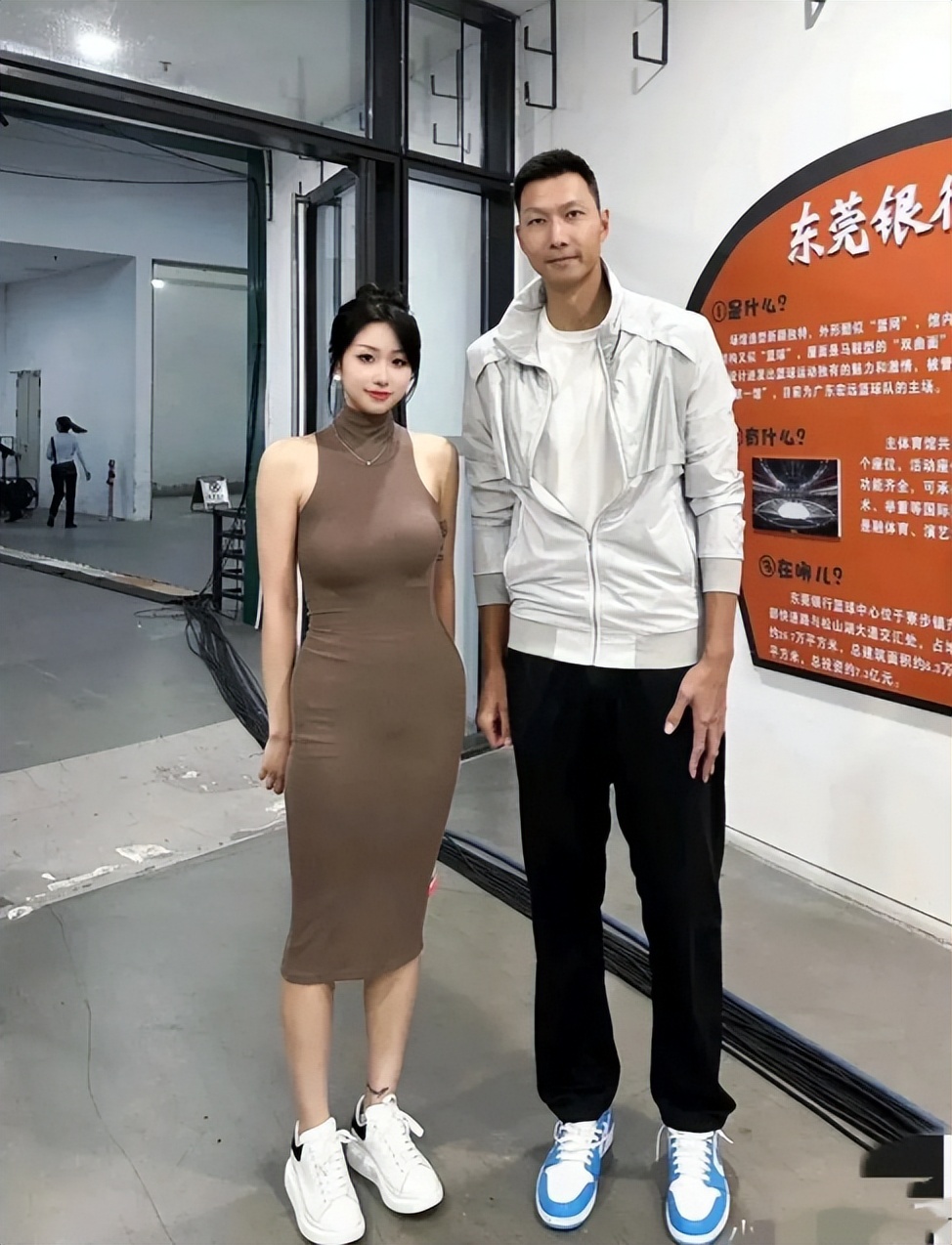 易建联退役_易建联NBA生涯数据_易建联cba最高分