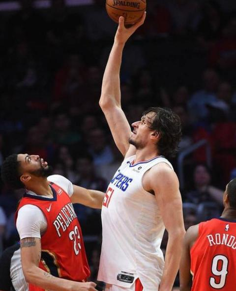 :NBA球星手掌大小_nba手掌大小_莱昂纳德手掌尺寸