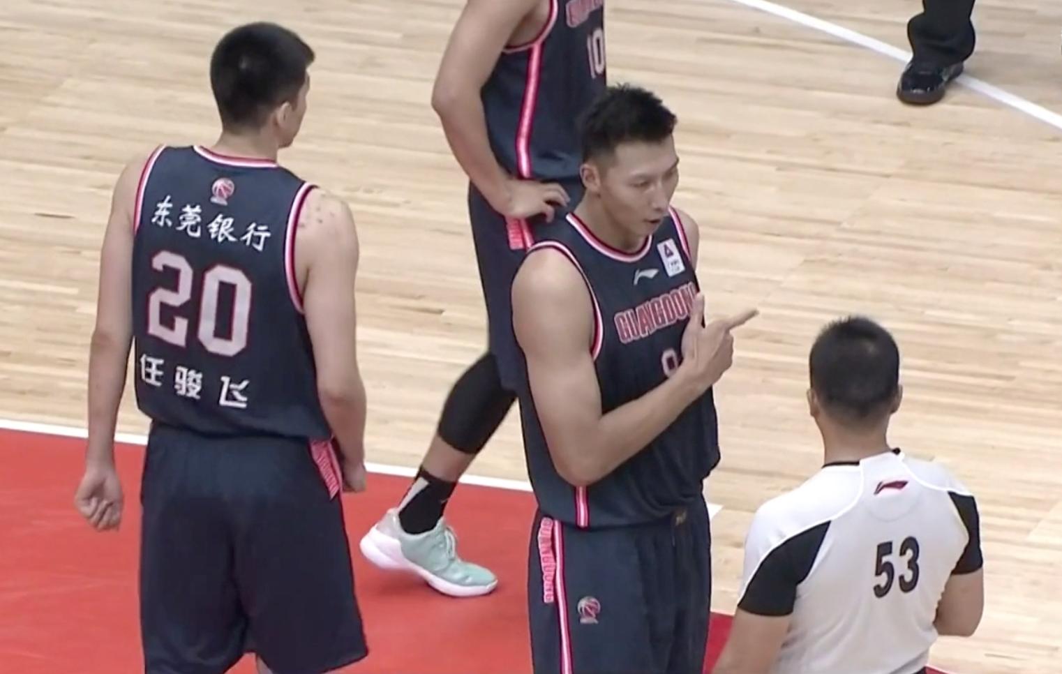 易建联 NBA 球员经历_易建联cba最高分_易建联 CBA 职业生涯