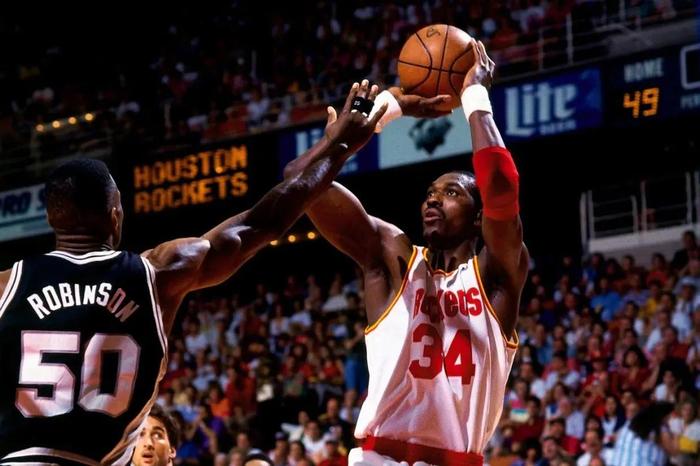 NBA历史盖帽王排名_1981年到2021年NBA盖帽王列表_nba盖帽榜
