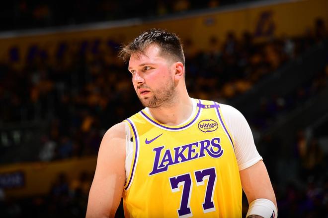 NBA现役球员年龄分组最佳球员_现役球员年龄段最佳球员评选_nba最佳阵容评选方法