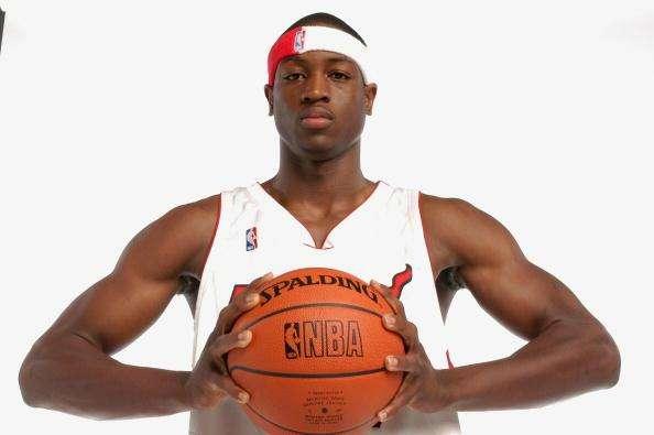 nba带发带_姚明不适合带发带_NBA不适合带发带的球星