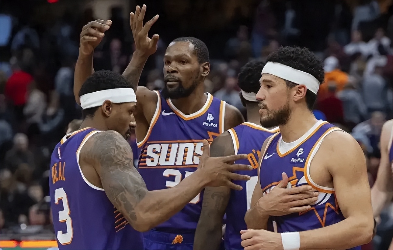 114NBA_掘金内线统治力对决太阳三分雨战术 新老球员季前赛表现分析_NBA季前赛太阳缺阵击败掘金 约基奇21分难救主 新秀邓恩闪耀全场