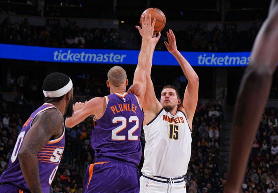 NBA季前赛太阳缺阵击败掘金 约基奇21分难救主 新秀邓恩闪耀全场_114NBA_掘金内线统治力对决太阳三分雨战术 新老球员季前赛表现分析