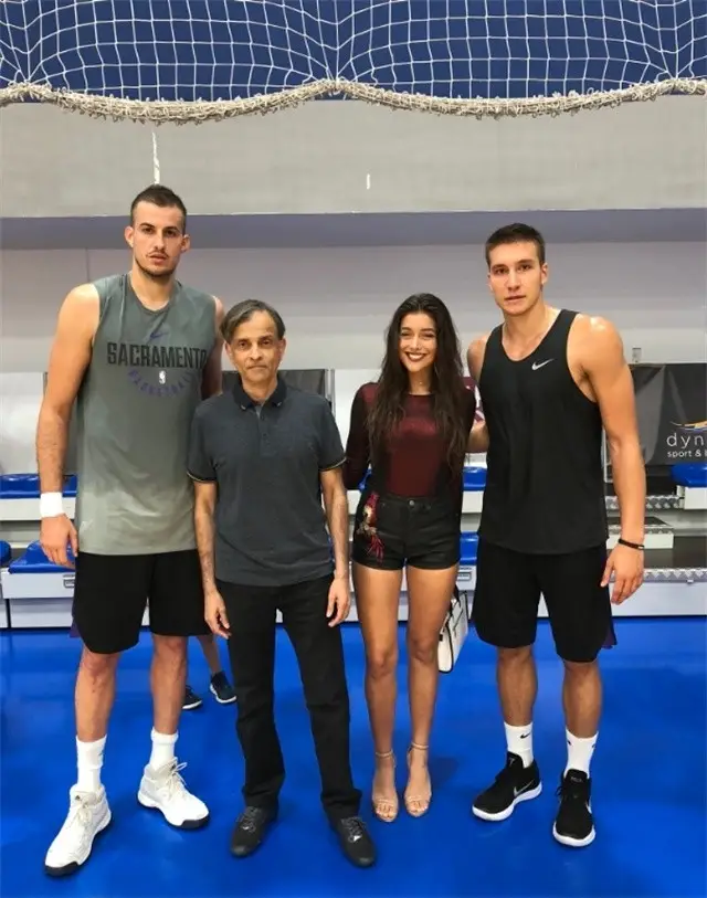 :NBA球队老板女儿_nba国王队老板的女儿_阿佳丽拉纳戴夫