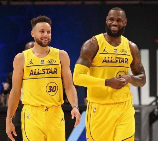 nba全明星赛票数_库里全明星票数下降原因_NBA库里詹姆斯票数对比